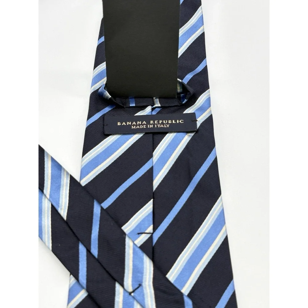 Banana Republic Blue Diagonal Striped Men's Silk Necktie New